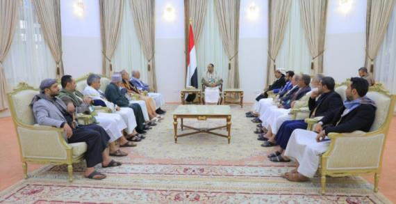 الرئيس المشاط يشيد بدور أبناء تعز في رفد الجبهات والتحلي باليقظة والجهوزية